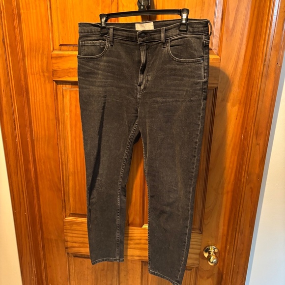 Everlane Women's High Rise Ankle Jeans in Washed Black Size 31 - Picture 2 of 5